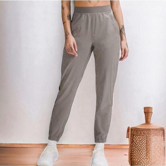 Lululemon Athletica Adapted State High-Rise Jogger AirflowCarbon Dust Sz 2 - Picture 1 of 13